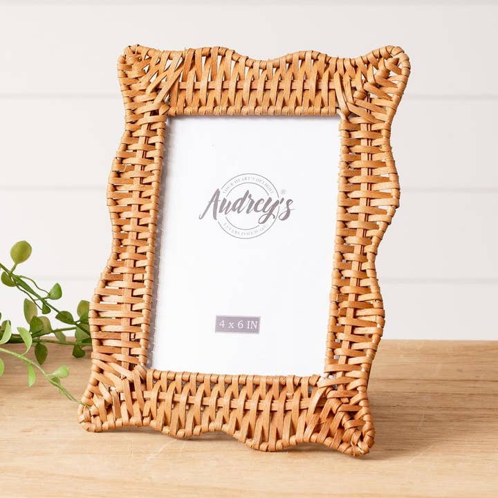 Wicker Scalloped Photo Frame, Sm (Pk/04) for wholesale by Audrey's Home & Gift