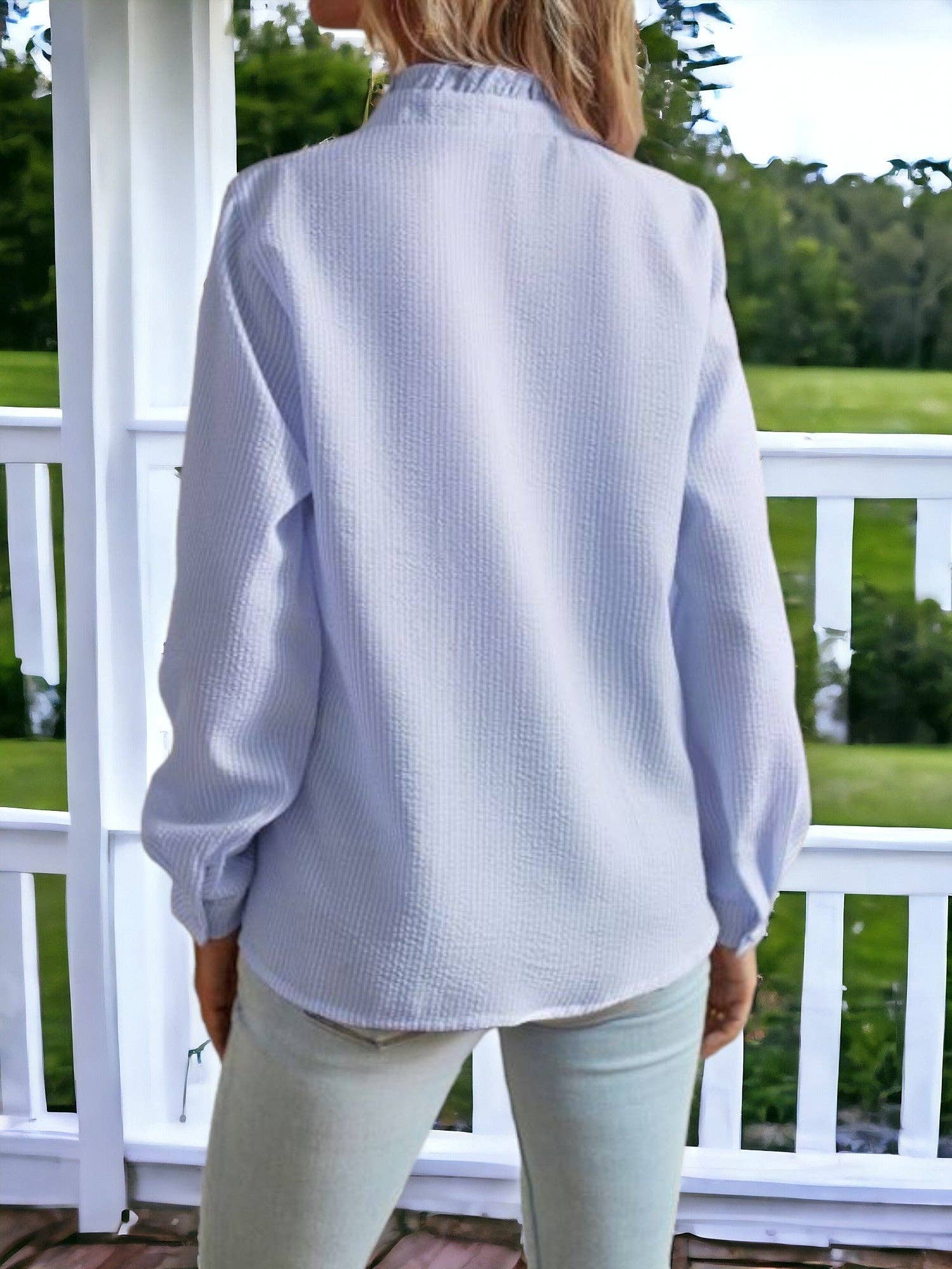 Anna Kaci Wholesale - Vente Chemise à col boutonné – femme - Chemise texturée à rayures et volants2