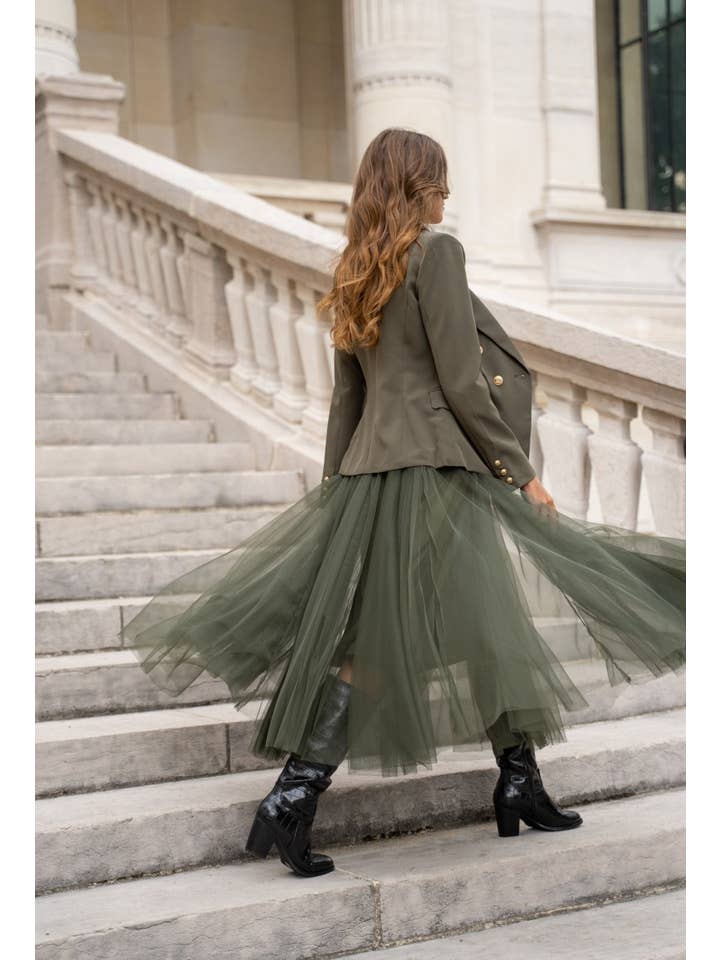 Attentif Paris – Großhandel Blazer – Damen – Attentif Paris zeitloser taillierter Blazer mit doppelreihigem Goldknopfmuster55