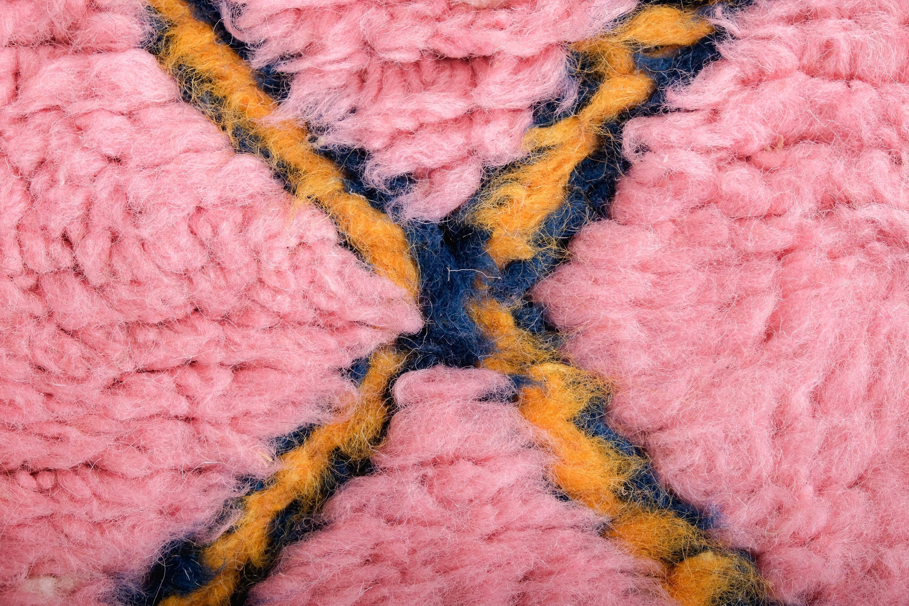 Moroccan Woven Treasures - Vente Tapis - Tapis marocain rose, tapis à poils longs, tapis berbère, grand tapis8