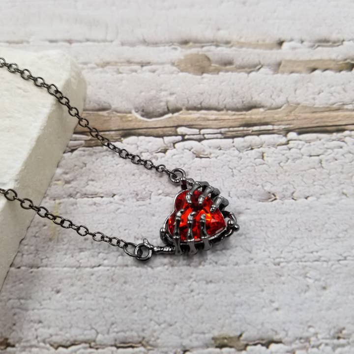 Treasure Wholesale - Wholesale Pendant/charm necklace - Dead Heart Necklace | Halloween2