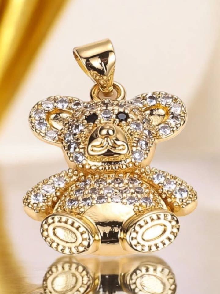 Ciondolo Orsetto con CZ Pavé Placcato in Oro 18k per la vendita all'ingrosso da parte di Divina Jewelry & Accessories LLC