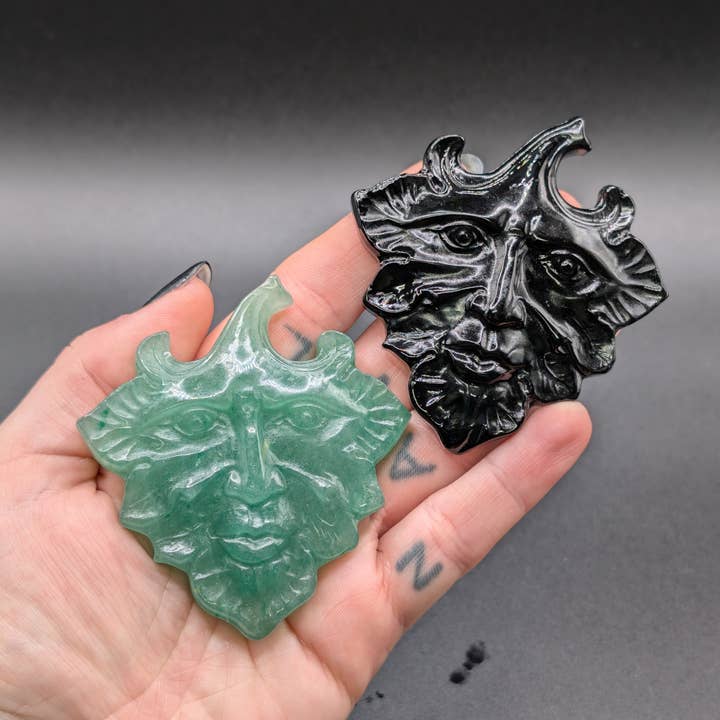 Sculpture de l'Homme Vert pour la vente par The Crystal Tabby