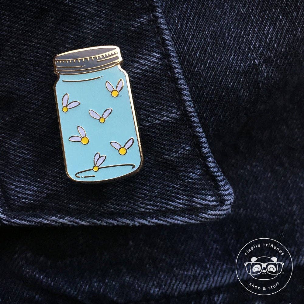 Hello Riselle | Art + Shop - Vente Épinglettes/boutons - Épinglette en émail en forme de lucioles non incandescentes