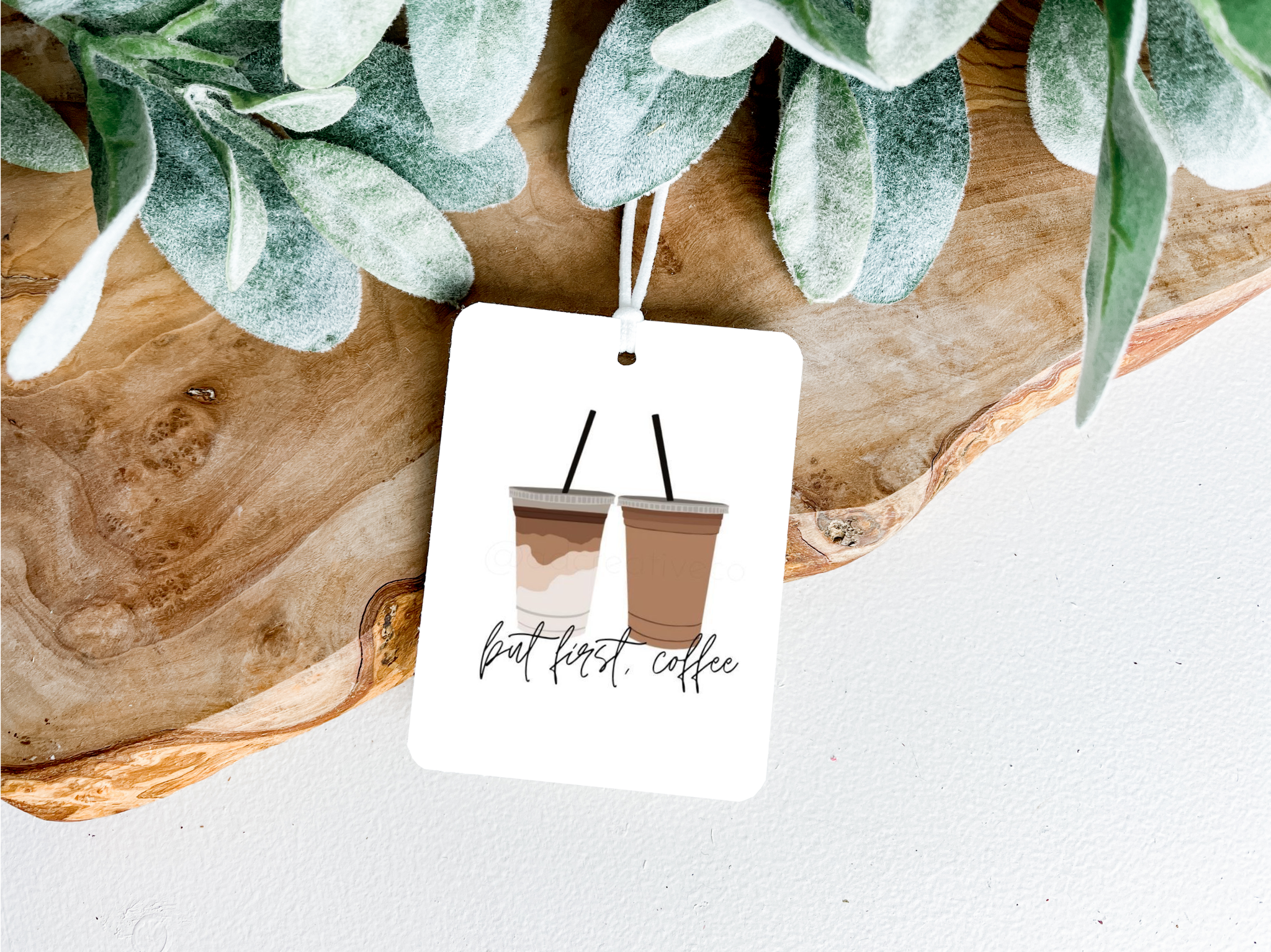 Rags Revived - Vente Désodorisant pour voiture – femme - Mais d'abord, café désodorisant pour voiture en feutre Freshie2