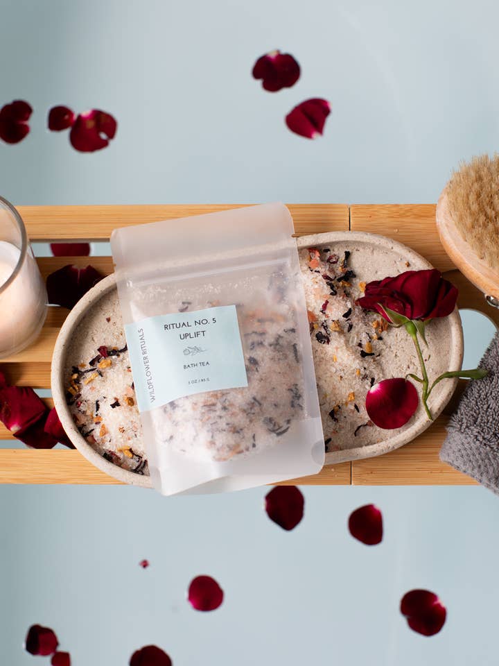 Ritual Nº 5 Chá de Banho Botânico Revigorante - Laranja Doce Limão por atacado de Wildflower Rituals