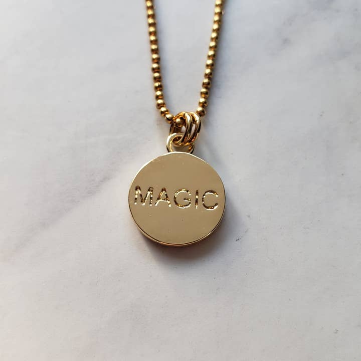 Dreamers of Dreams – wholesale Hänge-/berlockhalsband – 11:11 Guldberlock Medaljong Hängsmycke Halsband
