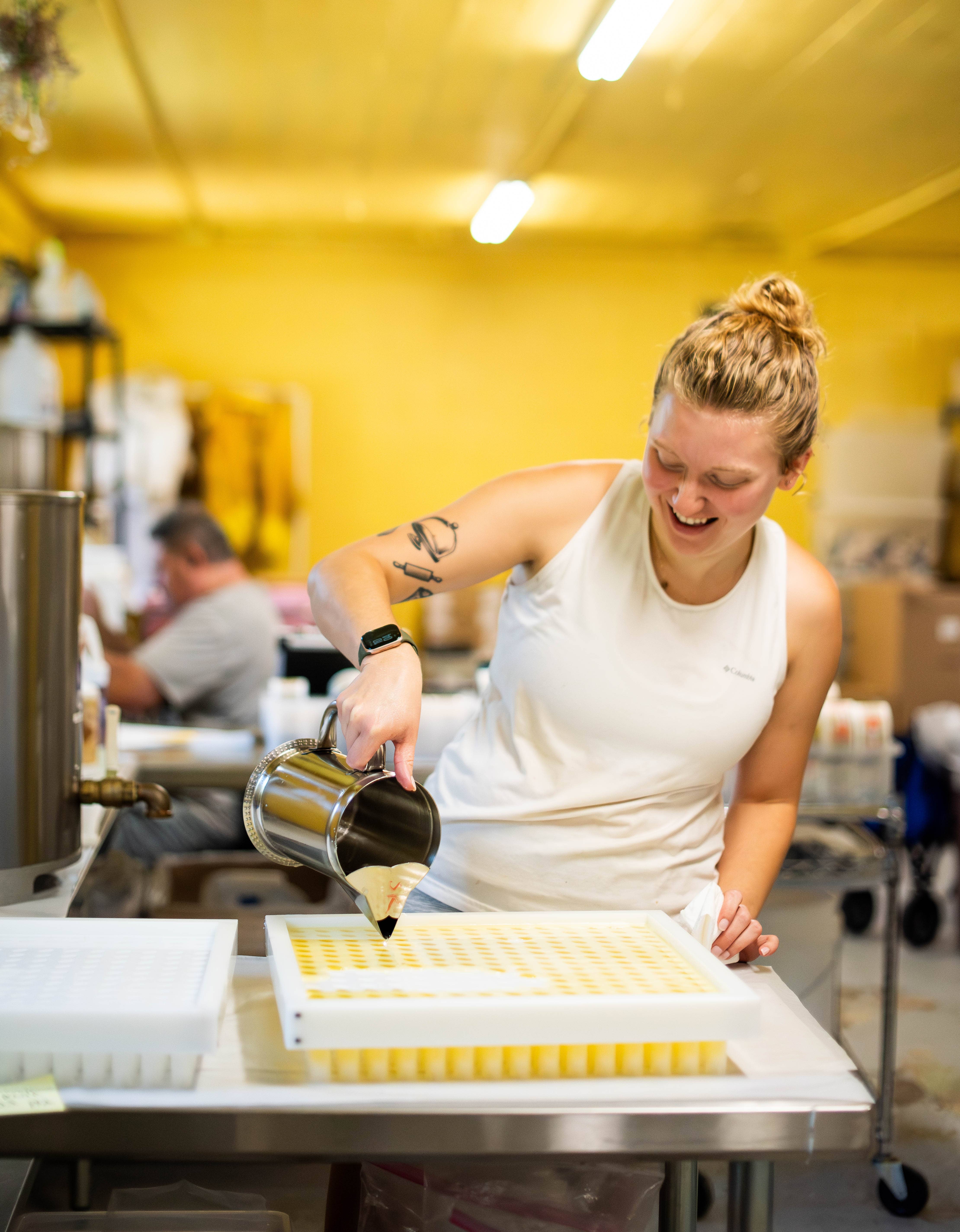 Messner Bee Farm – Loção para mãos e corpo por atacado – Wildflower Honey - Loção de leite e mel - 2oz Travel3