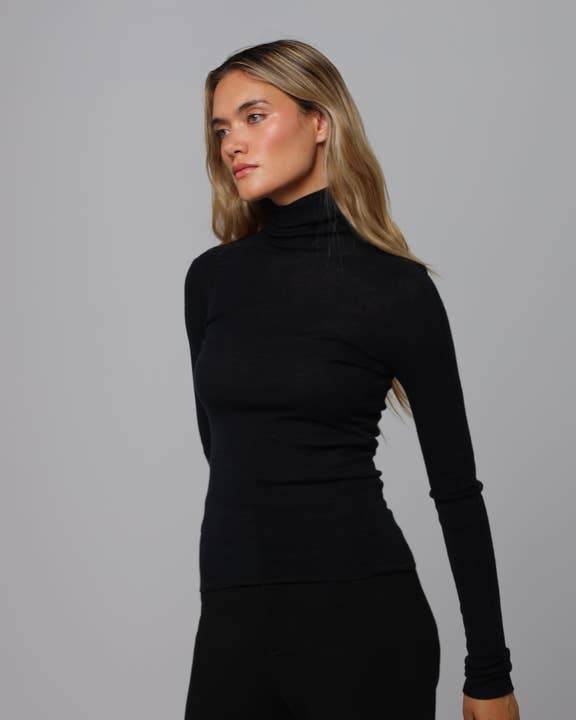 Ossa Knitted Hemp Turtleneck for wholesale by Juana