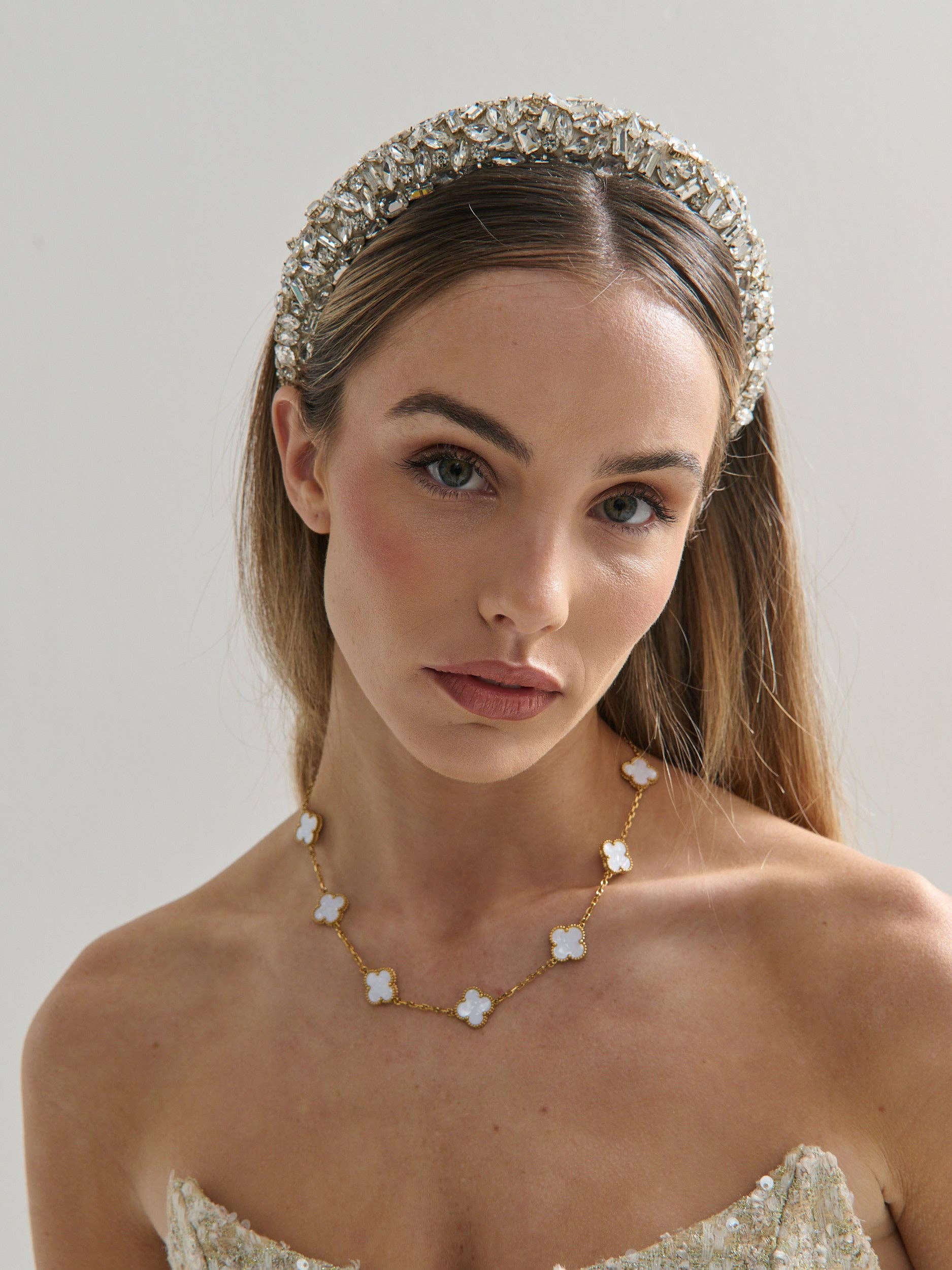 Angels Whisper Accessories - Wholesale Pendant/charm necklace - Charlotte 18K Gold Plated Clover Necklace in White1