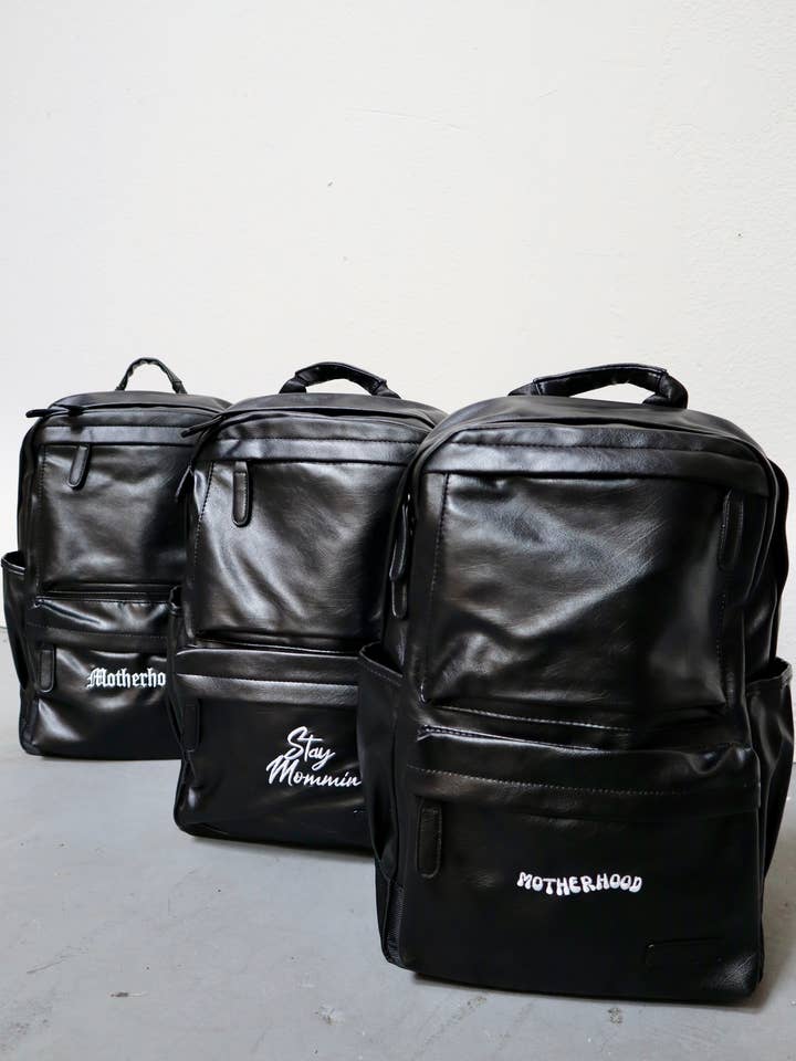 Sacs à dos brodés pour maman pour la vente par Honey & Rose Apparel