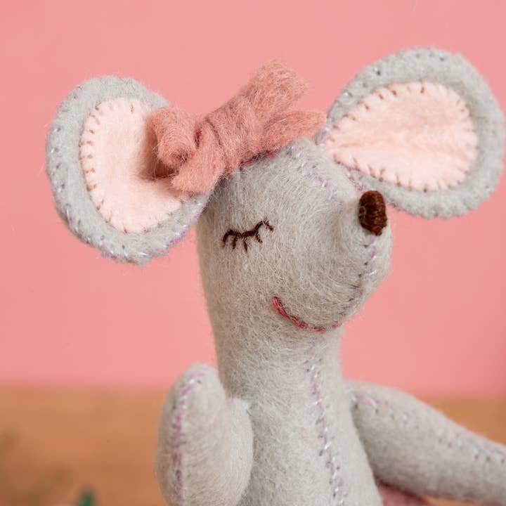 Corinne Lapierre Limited – Großhandel Bastel-Nähset – Kleine Maus, die Balletttänzerin, Mini-Set zum Basteln, aus Filz