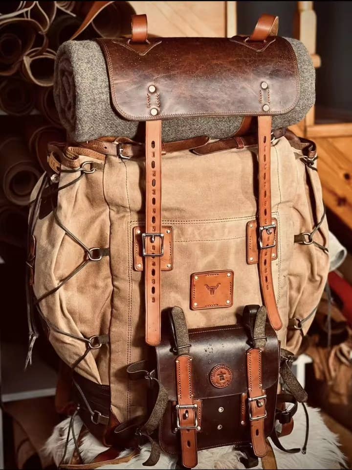 Zaino da Spedizione Frontier con Porta Coperta Arrotolata per la vendita all'ingrosso da parte di Ganges Grain Inc