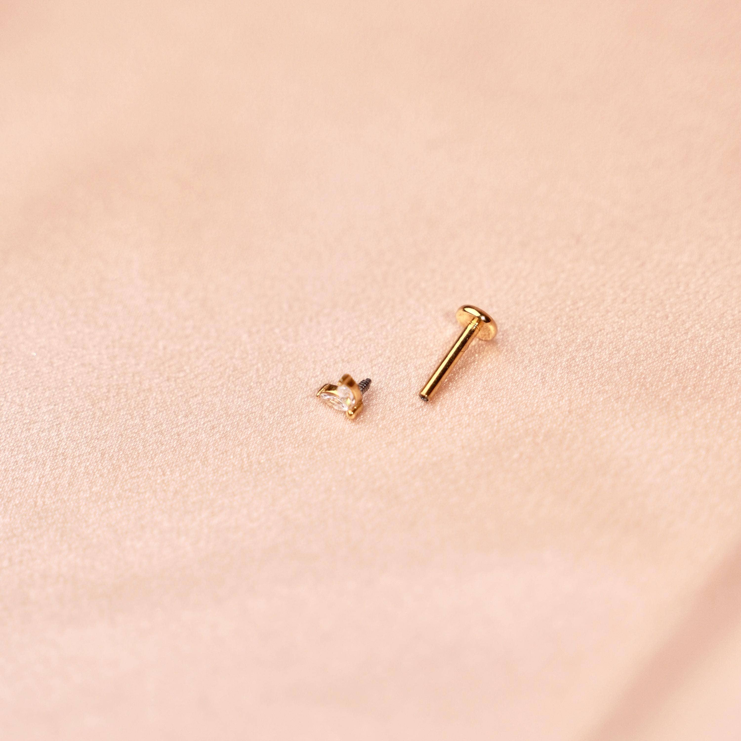 Victoire Collection - Wholesale Single Earring - Zirconia and stainless steel ear piercing3