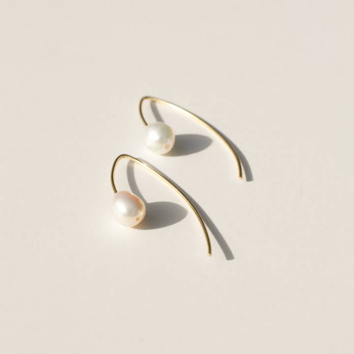 Rover & Kin - Wholesale Dangle Earrings - Pearl Threader Earrings2