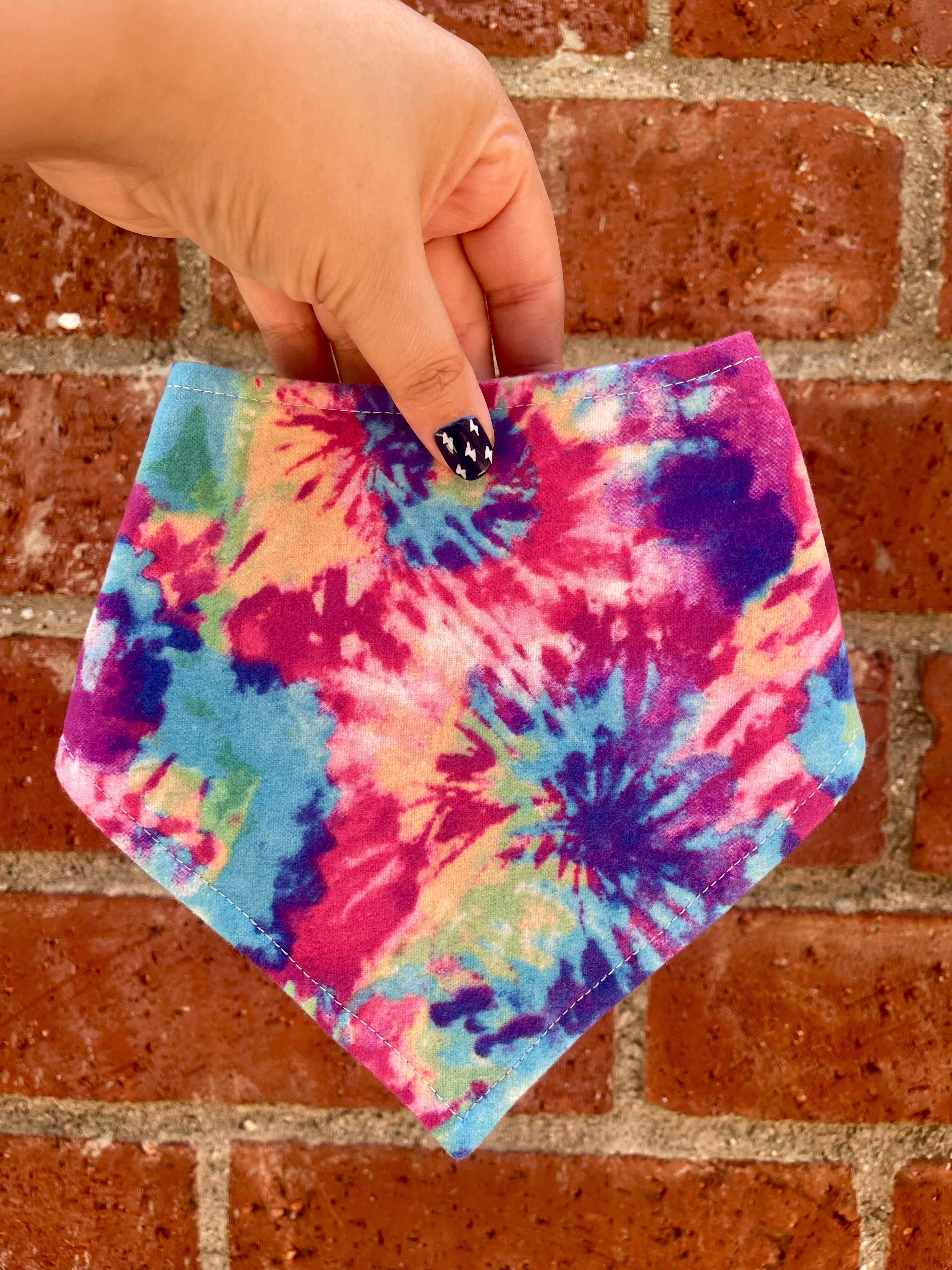 Very Vintage Designs – wholesale Pet bandana – Dog – Festival Hippie Dog Bandana – Rainbow Tie-Dye Snap Scarf6