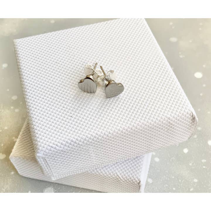 Calming Creations – Großhandel Ohrstecker – Ohrstecker in Herzform — Aufmunterung als Geschenk für einen Freund