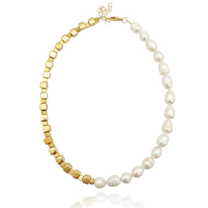 Collana corta placcata N2007 con perline e perle d'acqua dolce. per la vendita all'ingrosso da parte di Niv Jewelry