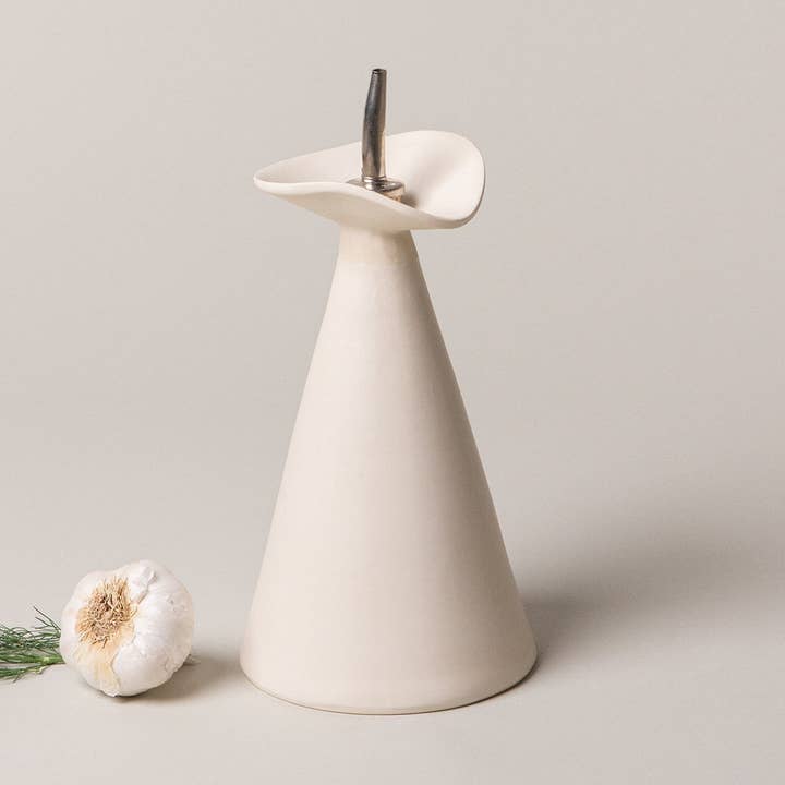 Virginia Sin – Großhandel Öl-/Essigspender – Flora Ölkaraffe aus Alabaster / Elfenbein0