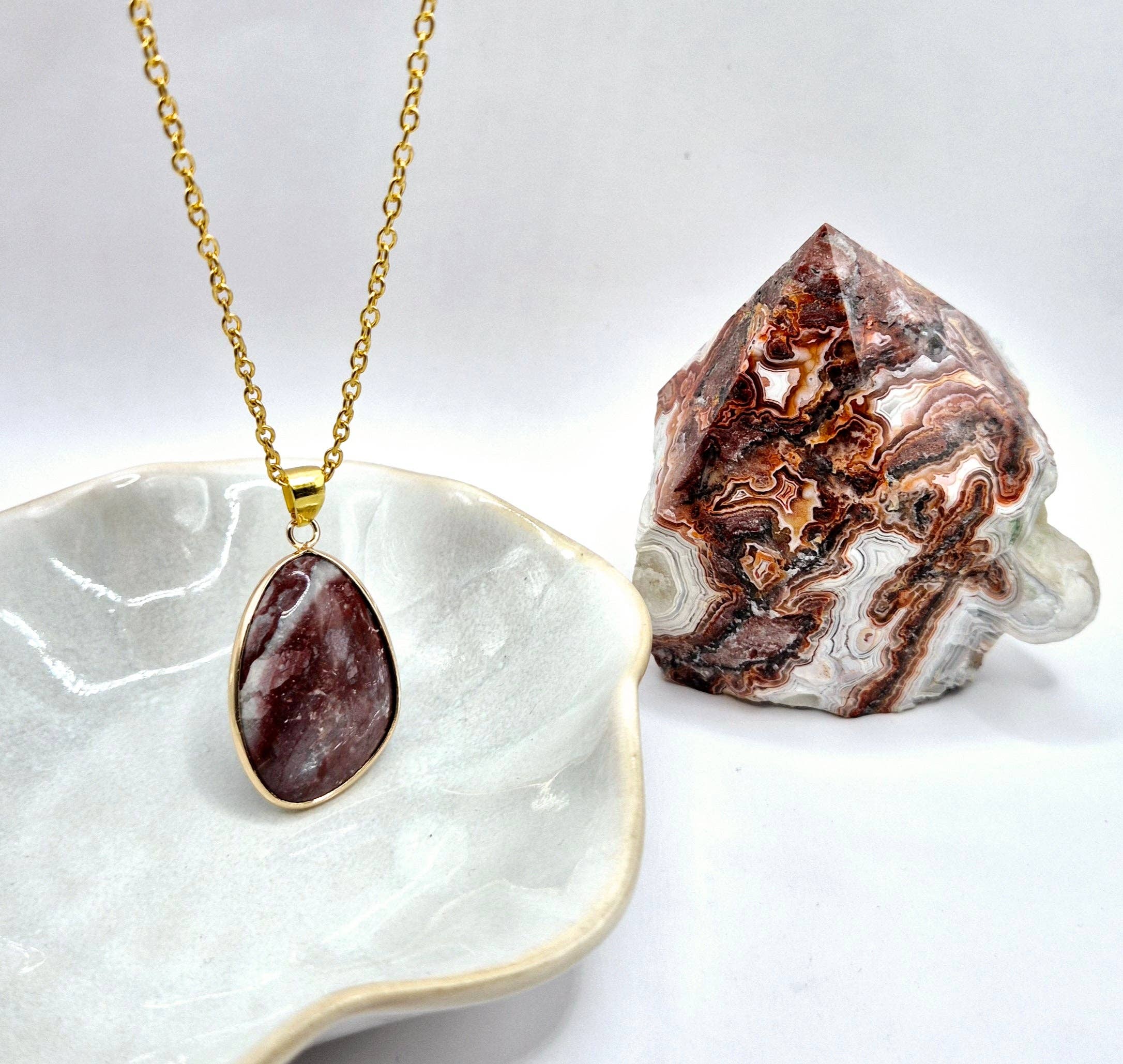 Moonlight Gemstones – wholesale Pendant/charm necklace – Gold color Agate Necklace with 25mm pendant3