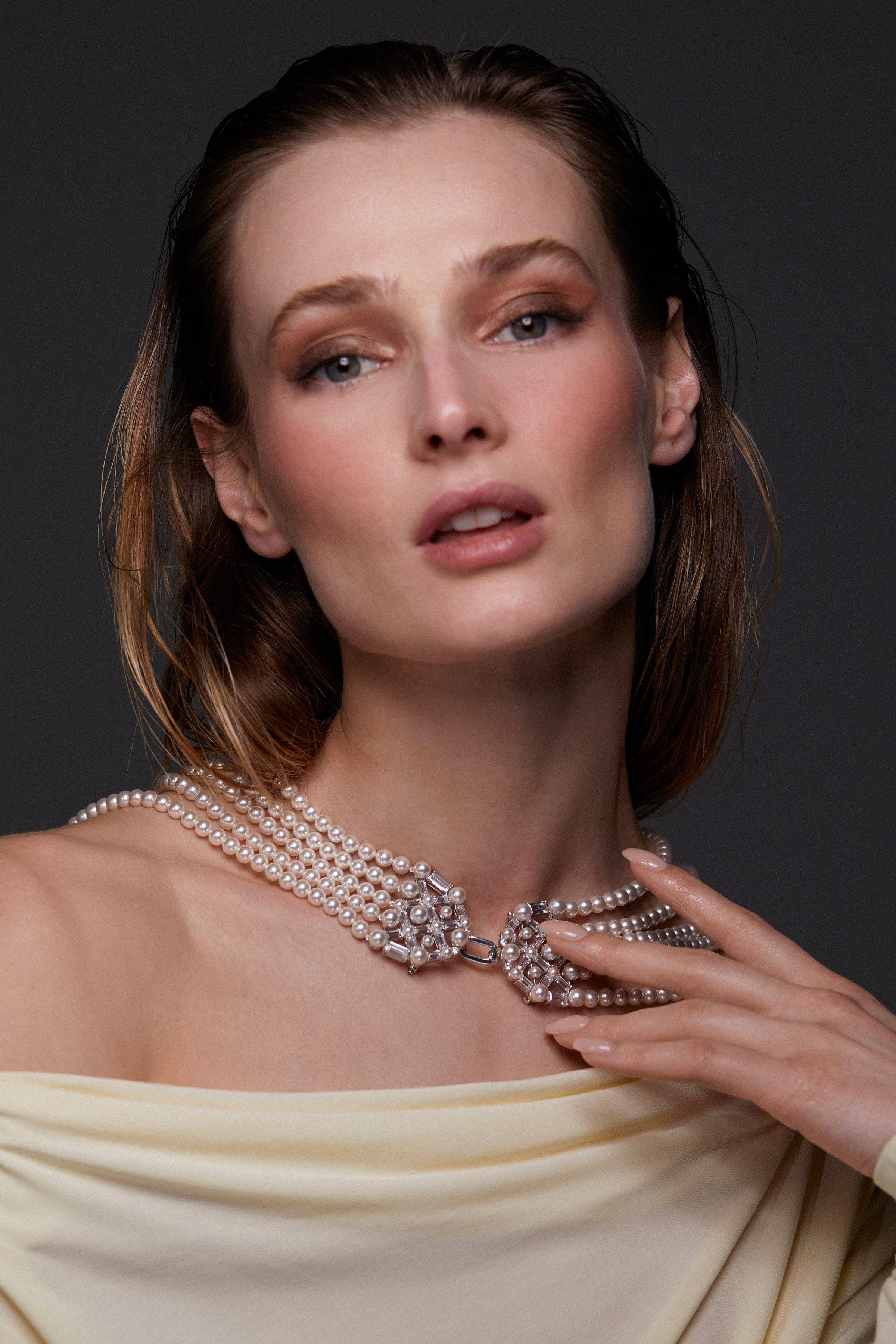 NADRI – alfinete de lapela por atacado – BROCHE DUPLO DE FIOS DE PÉROLAS INGRID1