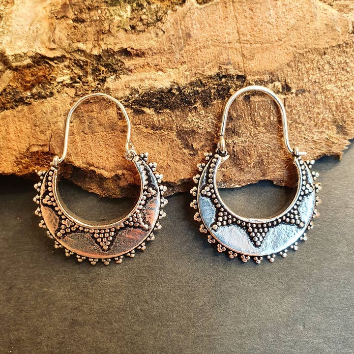 Små Afghanska Hoop-Örhängen; Etniska, Geometriska, Små, Rustika, Yoga, Hippie, Zigenare, Vackra, Sexiga, Boho, Bohemiska, Festival för wholesale av Kaali Boutique