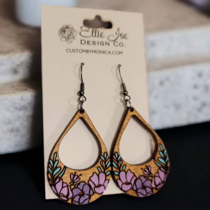 Ellie Joe Design Co – wholesale Dangle earrings – Teardrop Floral Painted Wood Earrings1