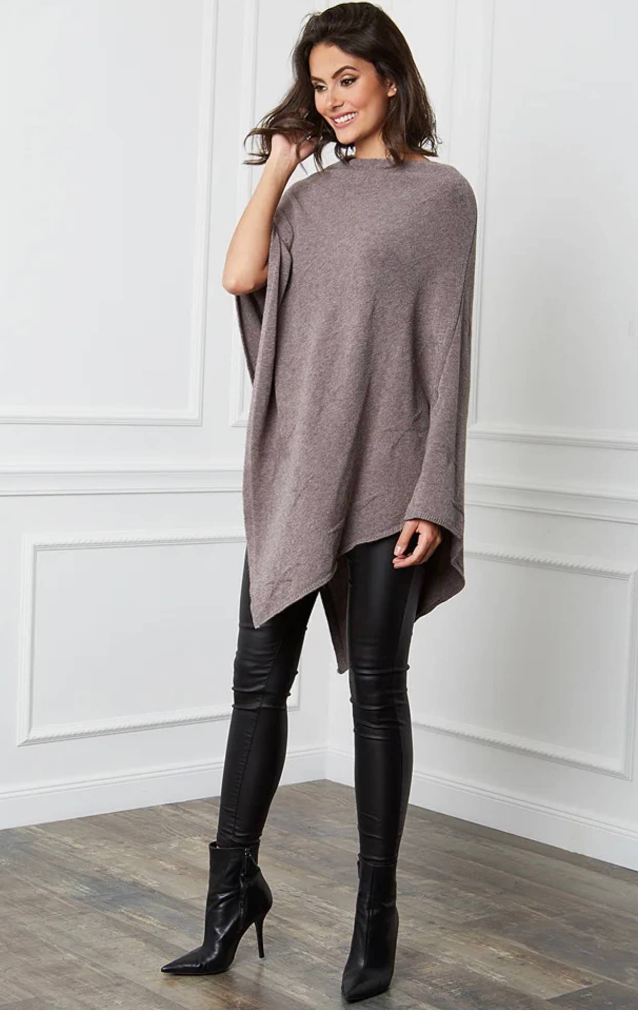 LÉA & LUC - Wholesale Poncho - Women's - Ponchos REF.007623