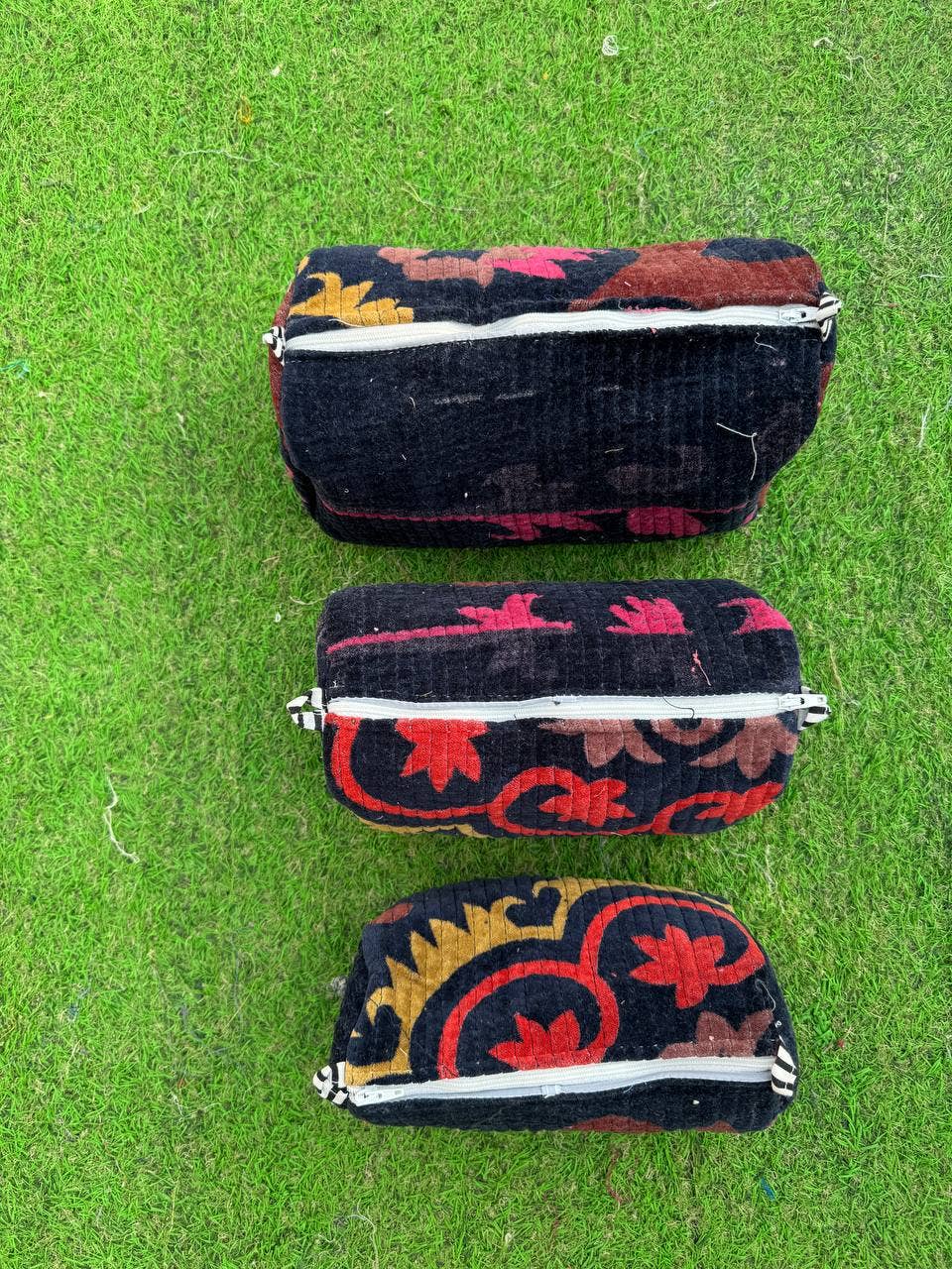 GYPSY STUDIO - Wholesale Makeup/Cosmetic Bag - Velvet 3 pcs Toiletry Bag set Makeup, cosmetics Bags1