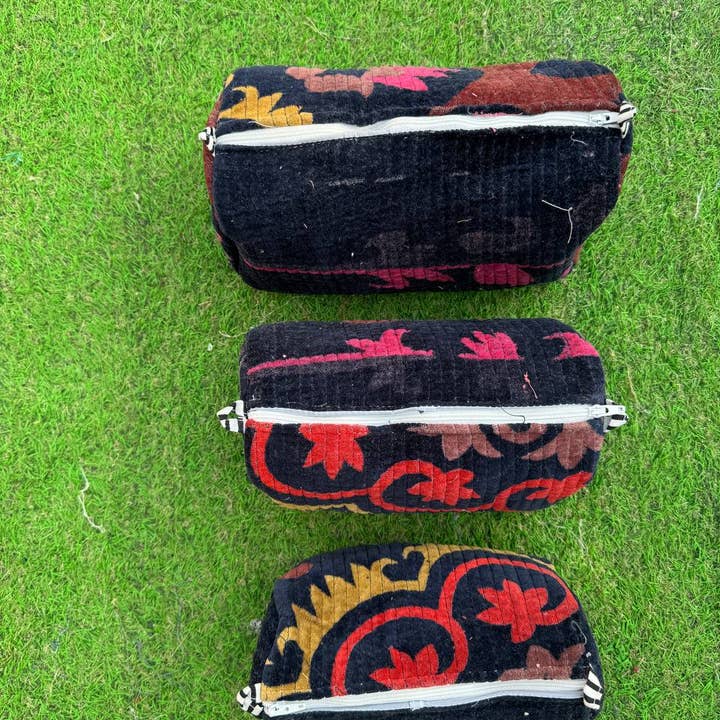 GYPSY STUDIO - Wholesale Makeup/Cosmetic Bag - Velvet 3 pcs Toiletry Bag set Makeup, cosmetics Bags1