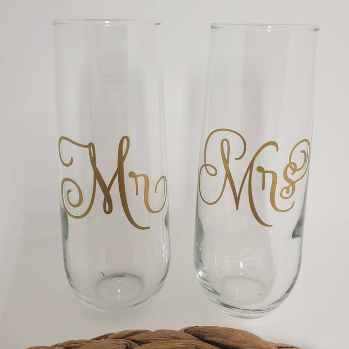Dhr. & Mrs. Champagne Flutes voor wholesale door Homemade by Hunt
