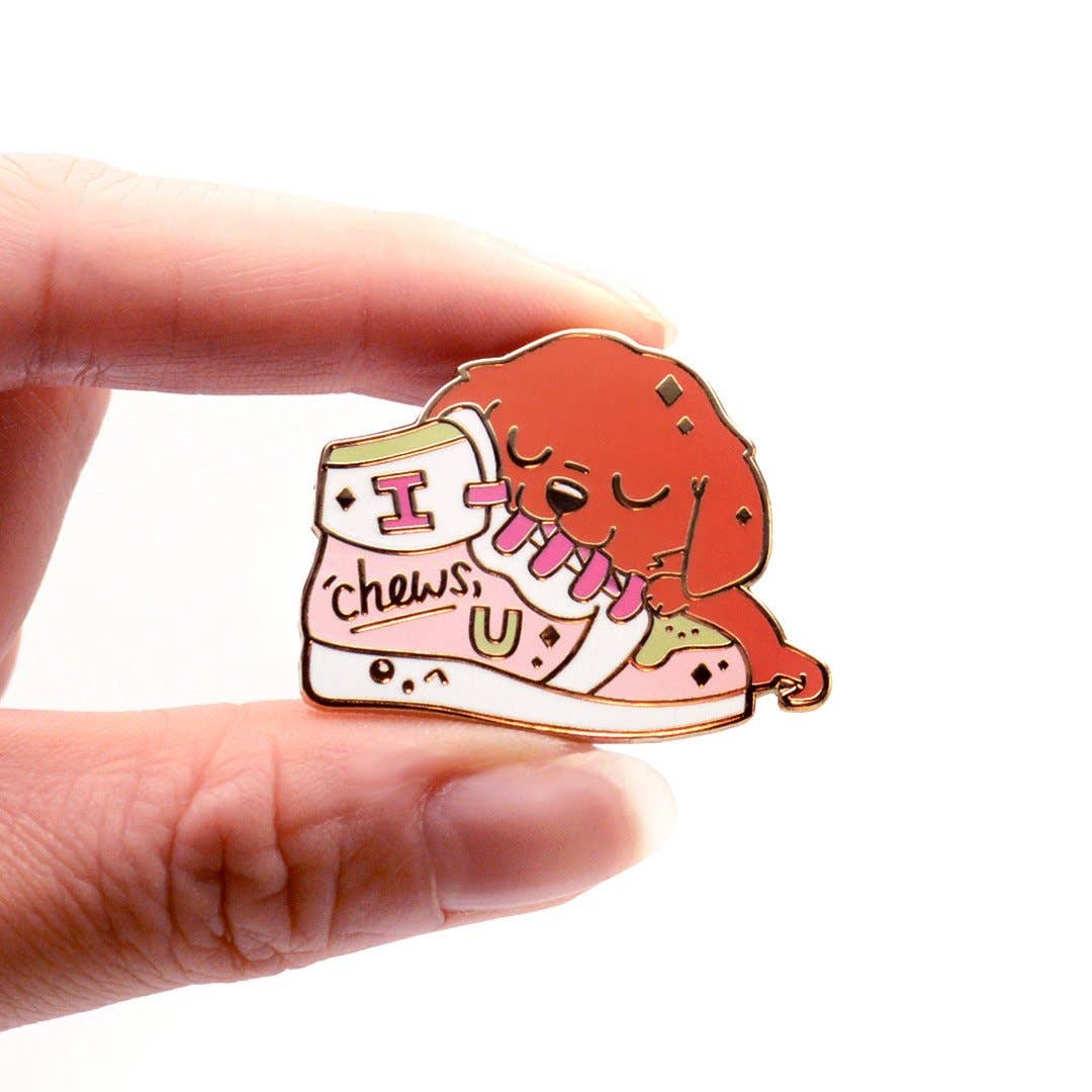 Flair Fighter - Wholesale Lapel Pin/Button - "I Chews U" Golden Retriever Shoe Enamel Pin, father's day1