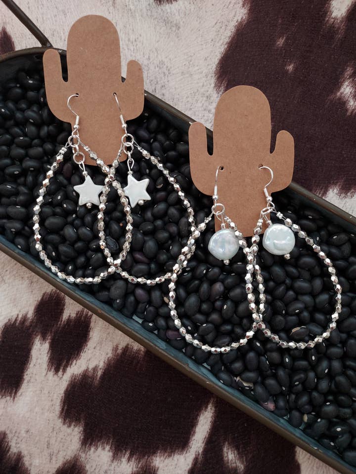 Boucles d'oreilles Boujee Cowgirl pour la vente par The peachy cactus boutique