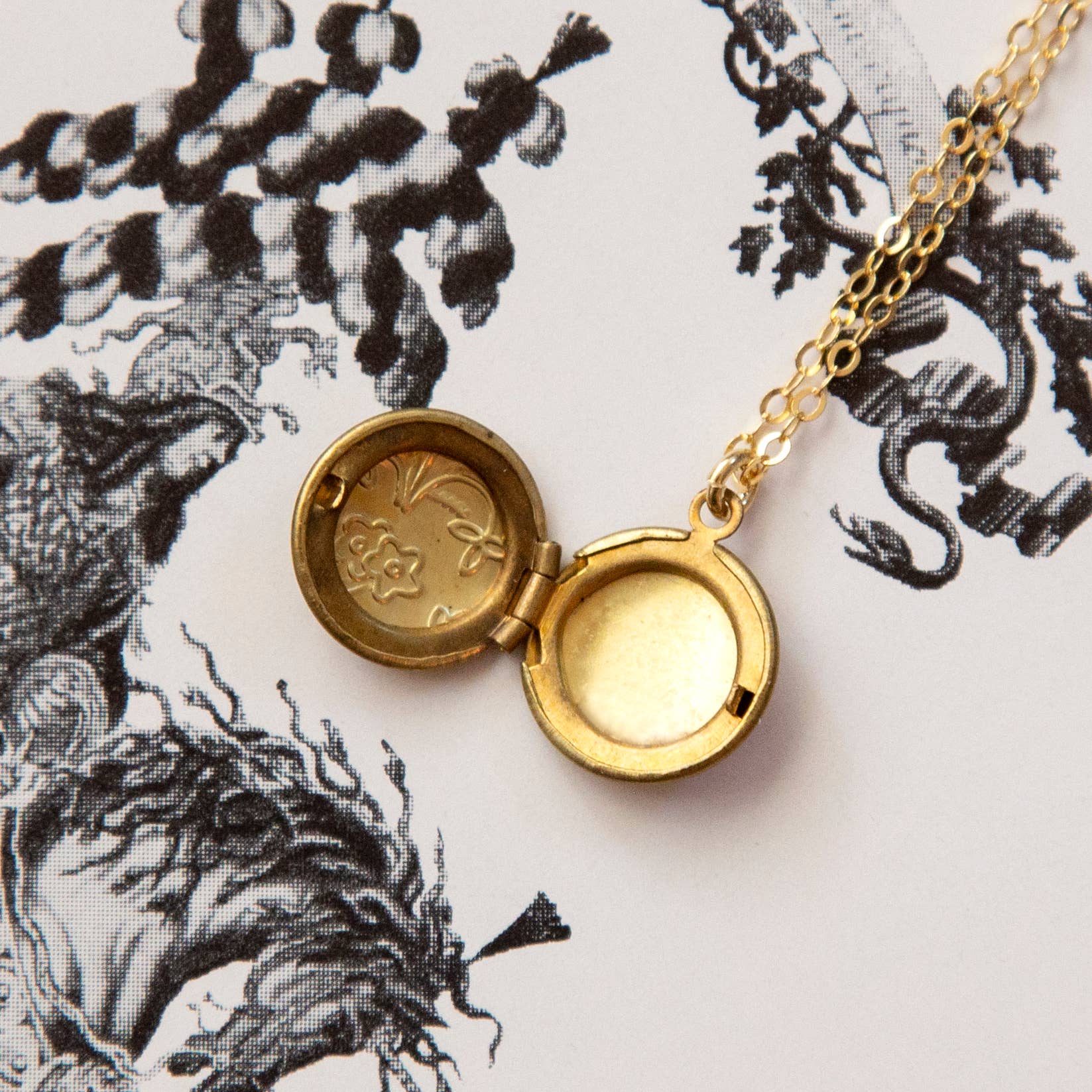 Kindred Objects - Wholesale Locket Necklace - Vintage Mini Round Locket Necklace (Floral)2