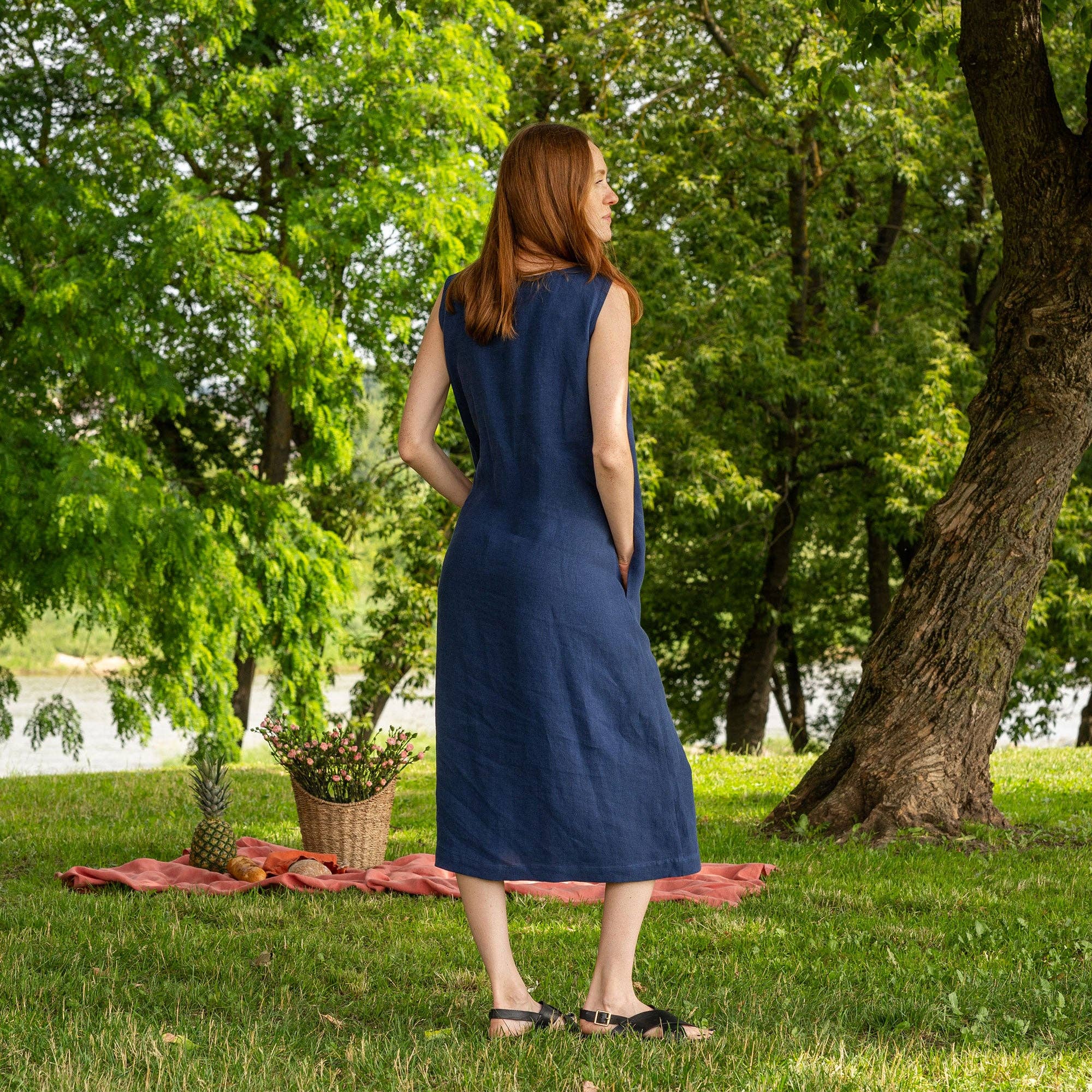 menique - Vendita all'ingrosso Vestito - Donna - Abito estivo smanicato Faith in lino con bottoni frontali6