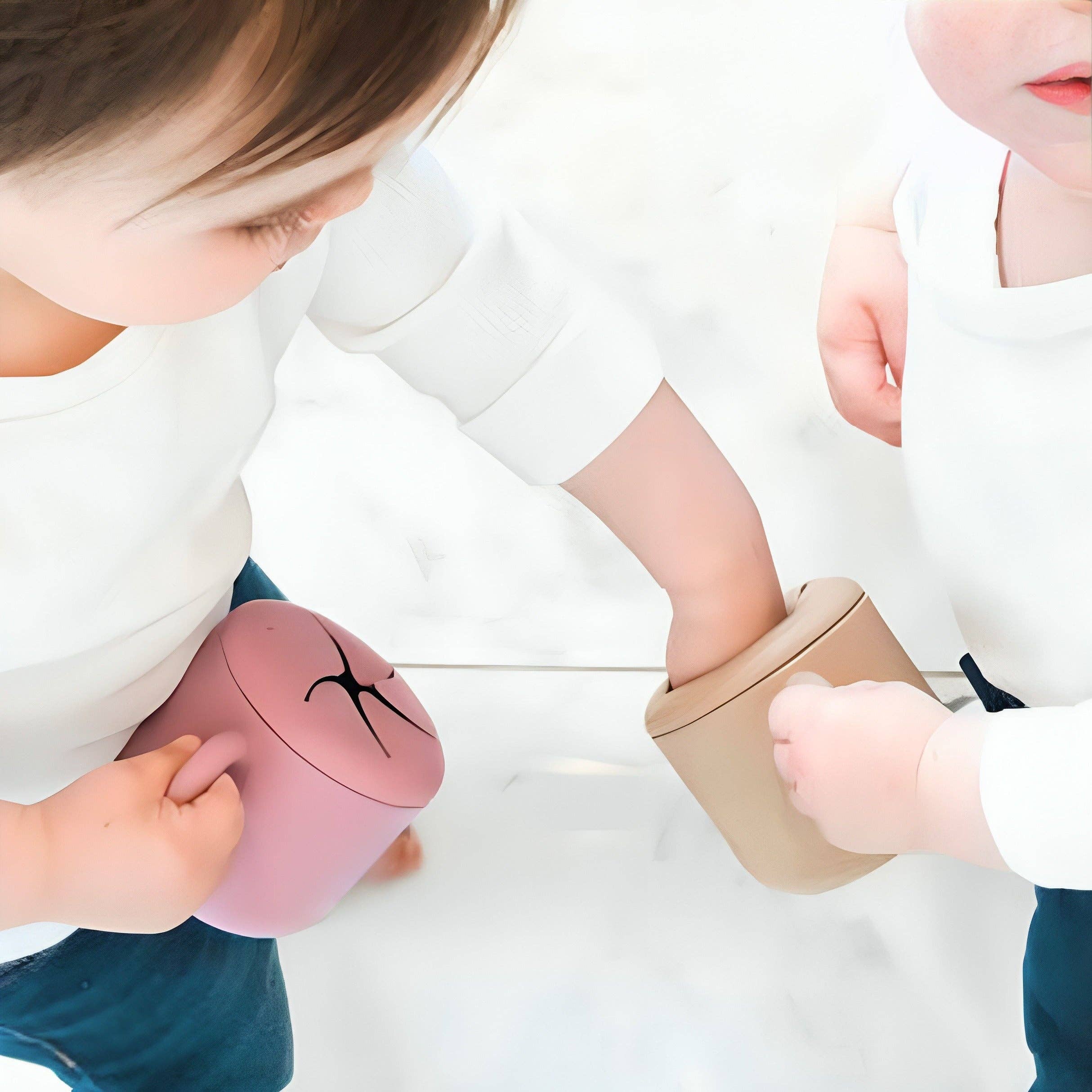 Baby Bliss - Venta al por mayor Cajas de aperitivos - Niños y bebés - Vaso de silicona para bocadillos para bebés, niños pequeños y niños10