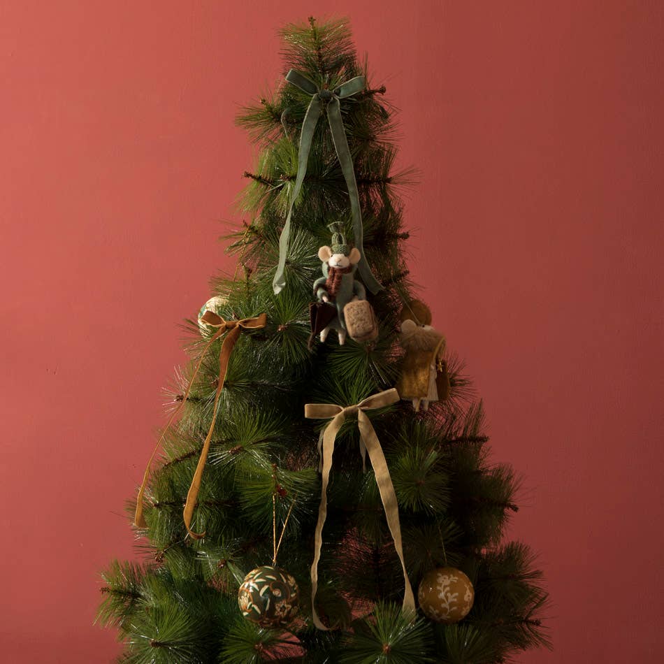 Mahe Homeware – wholesale Ornament – Traveler Mouse Felt Ornament2