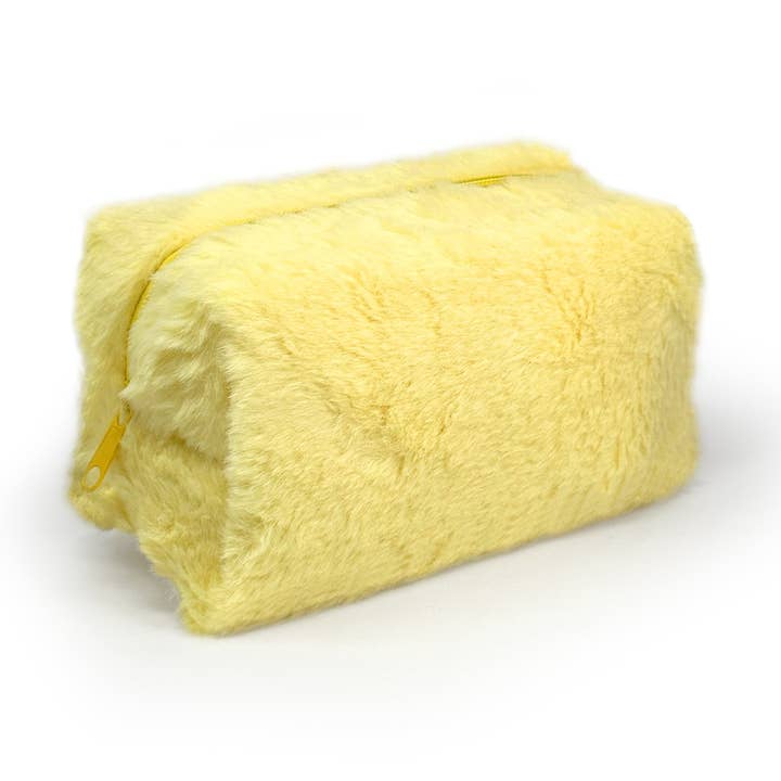 Trousse de maquillage Stephanie en fausse fourrure pastel – Douce et élégante pour le voyage pour la vente par Rainbow Unicorn Birthday Surprise