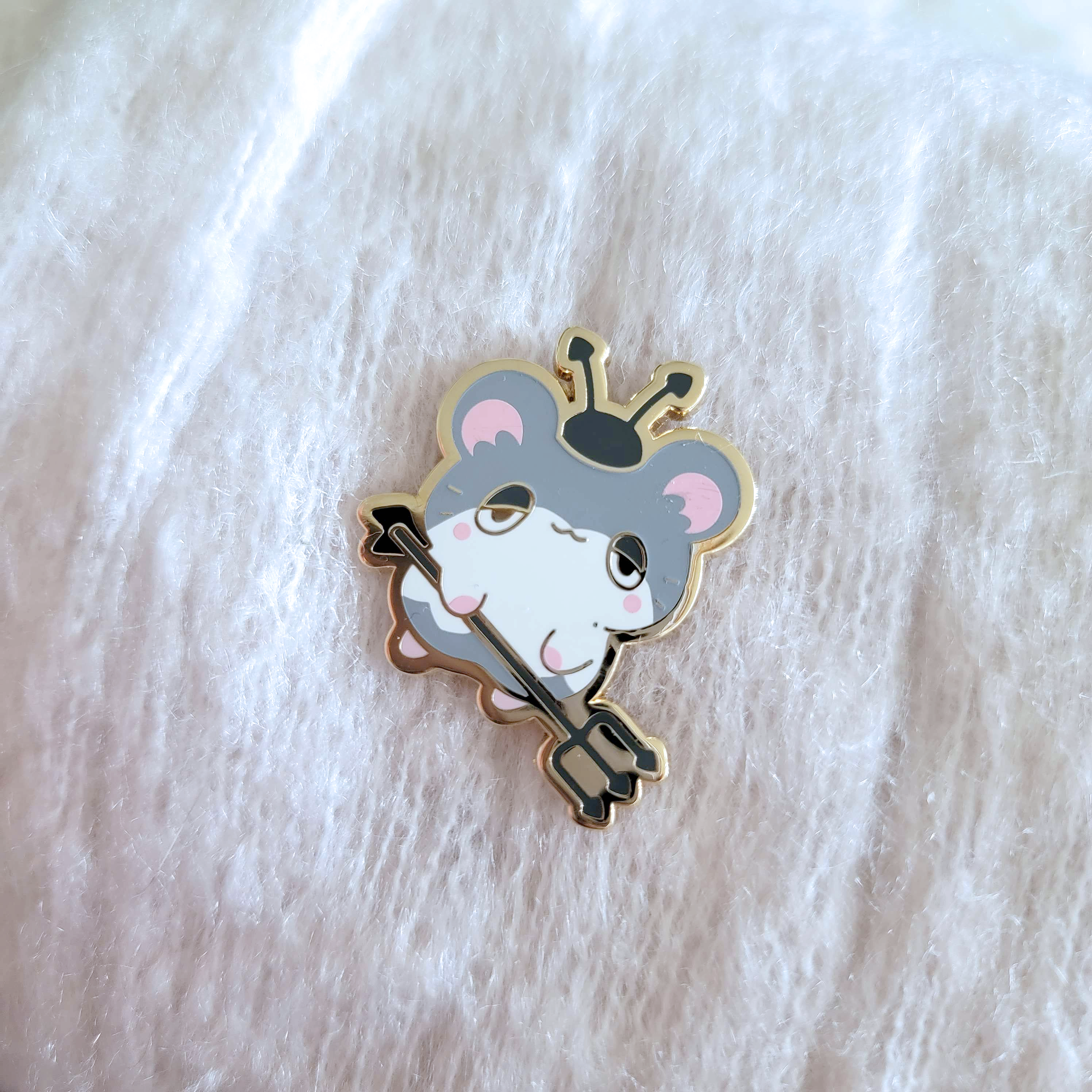 Xhilyn - Wholesale Lapel Pin/Button - Ham-Ham Heartbreak Pins6