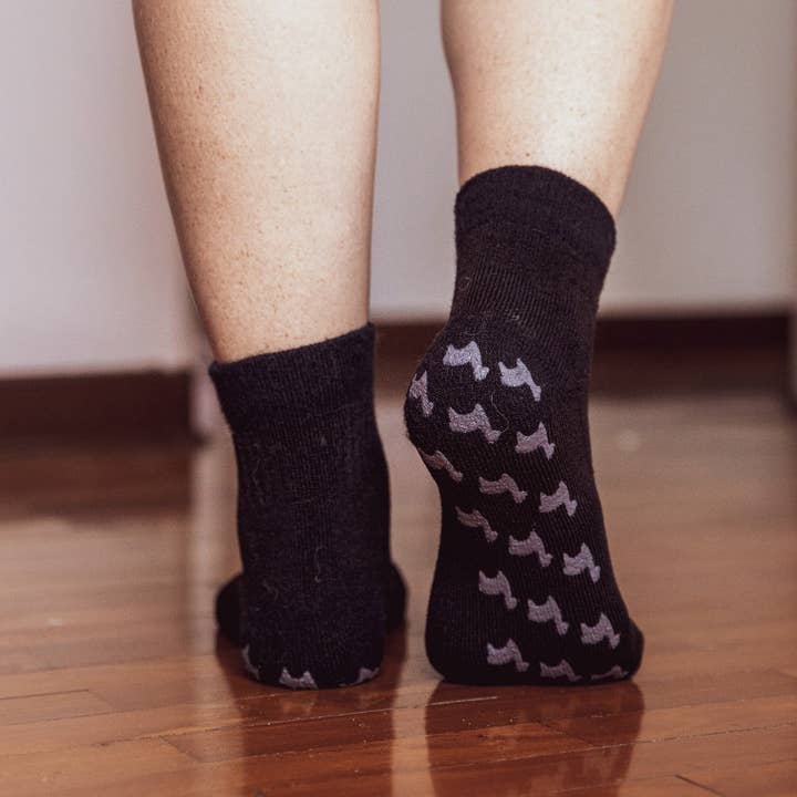 My Comfy Apparel - Wholesale Socks - Unisex - Alpaca Slipper Socks8