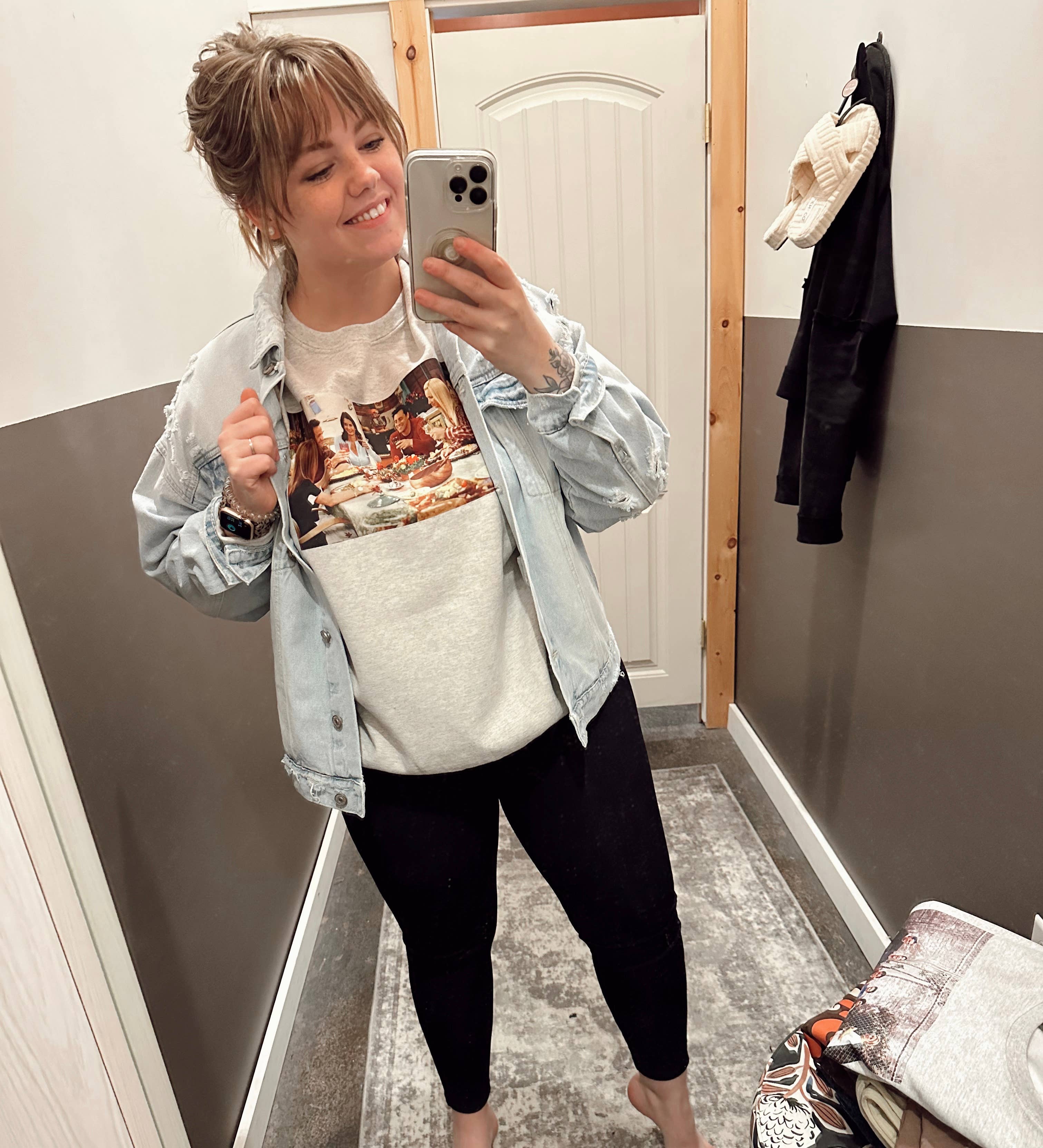 Jordanna Adams - Wholesale Graphic Sweatshirt - Women's - Friendsgiving Crew2