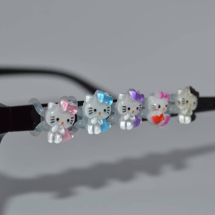 Www.eyeglasssesdecorations.com - Wholesale Individual Charm/Pendant - Hello Kitty Charm1
