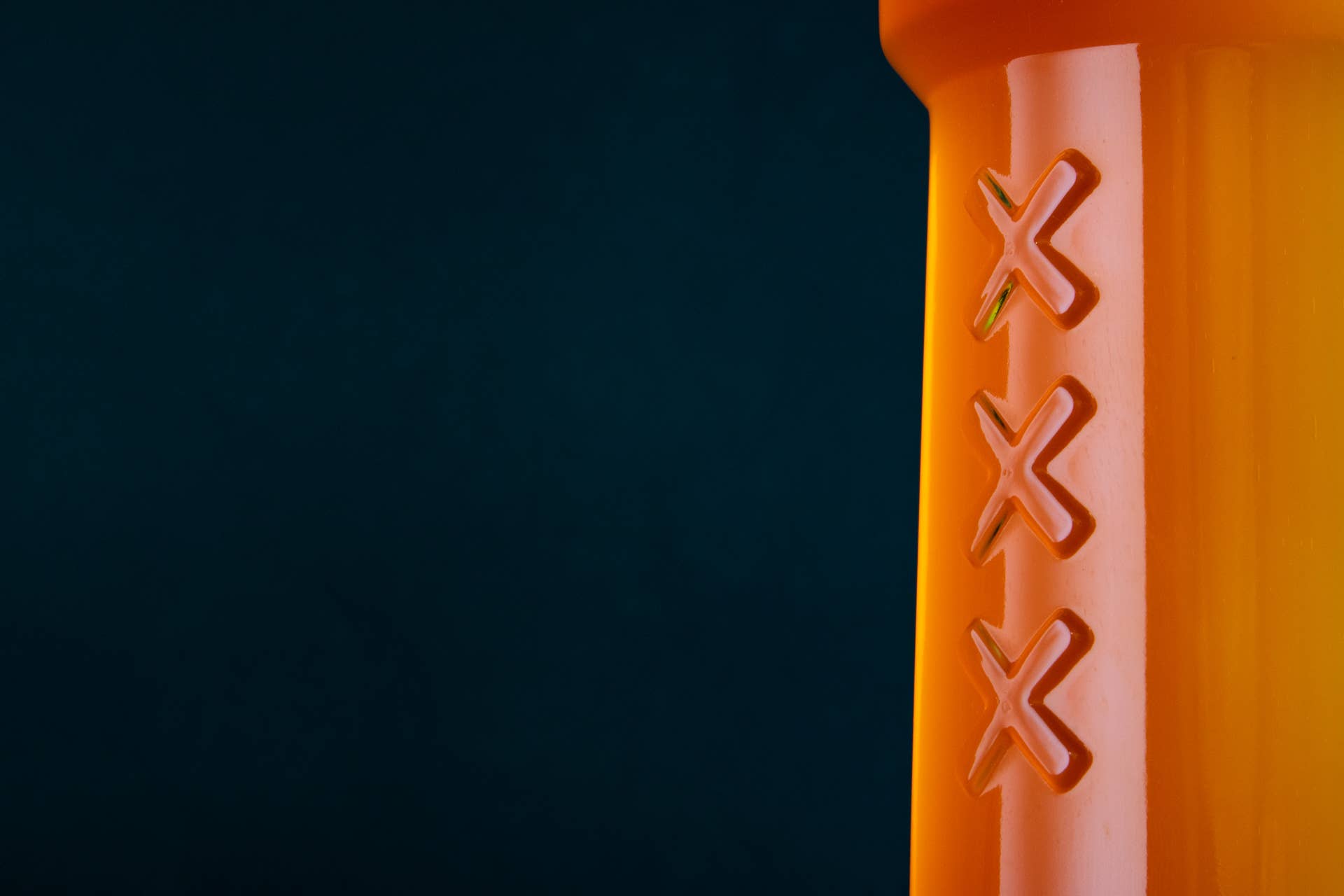 Amsterdam Republic – wholesale Liqueur – UNIQUE AMSTERDAM BOTTLE - Dutch Stroopwafel liquor Vodka2