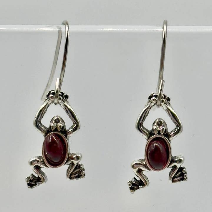 Sølvgotisk frø med stenøreringe for engroshandel hos ARTEMIS