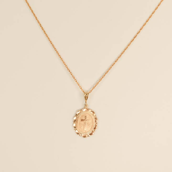 Verzierte Kreuz-Halskette für den Großhandel von Syd Squared Jewelry