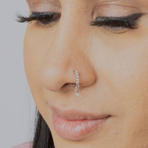 Aro nasal de plata colgante con 5 piedras para nariz perforada para venta al por mayor de Ava’s Accessory Box