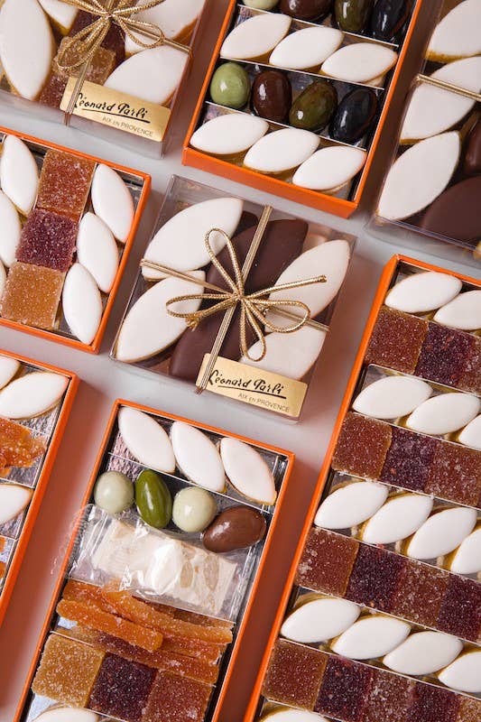 Léonard Parli - Wholesale Chocolate Box - Assortment box of 5 specialties - 125g2