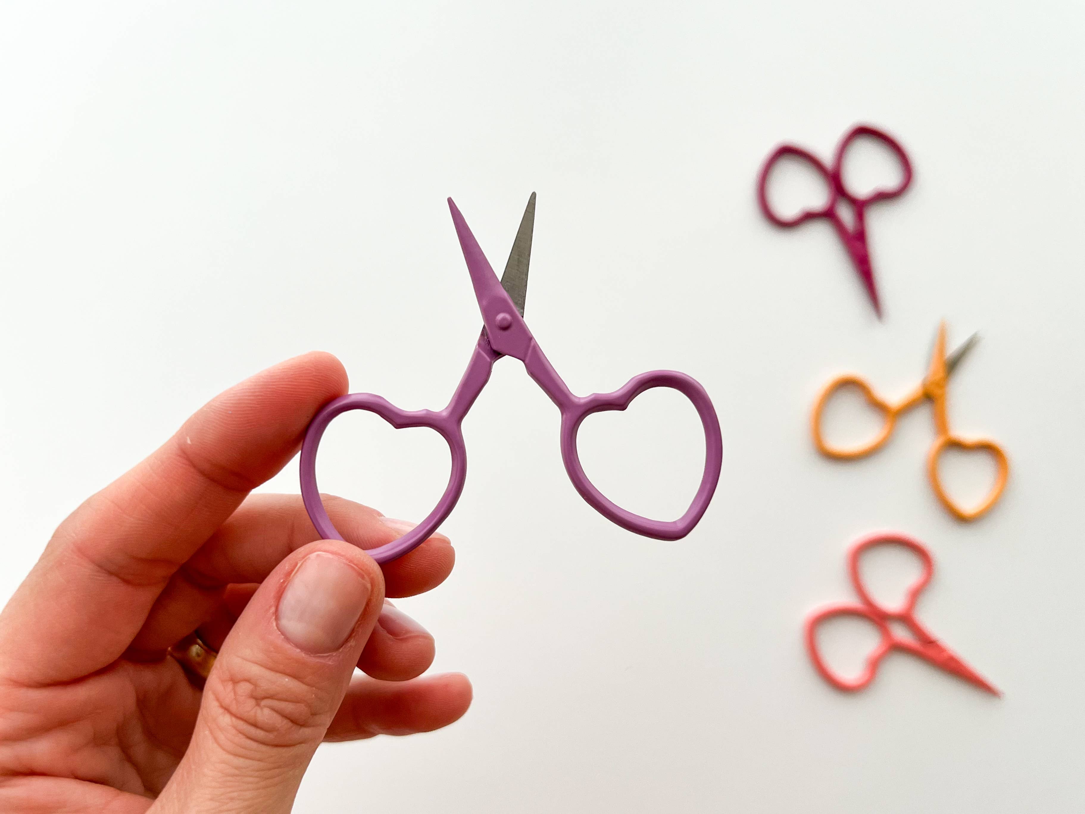 Matryoshka Doll Shop - Wholesale Scissors - Small Heart scissors, tiny embroidery scissors, little snips6