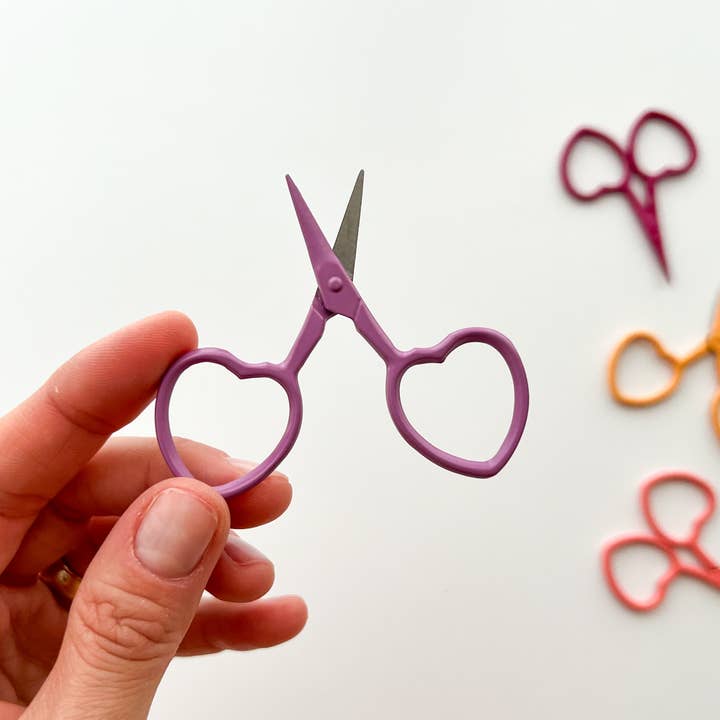 Matryoshka Doll Shop - Wholesale Scissors - Small Heart scissors, tiny embroidery scissors, little snips7