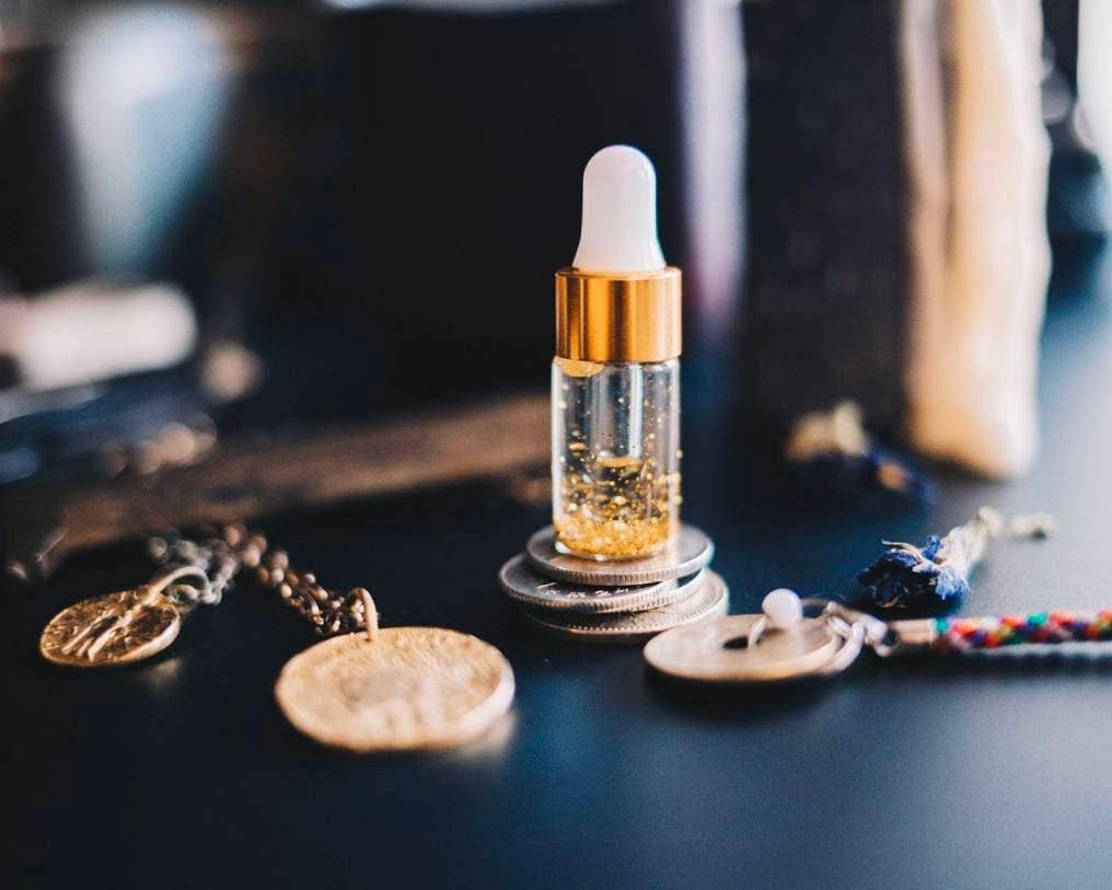 The Pleiadian Altar - Wholesale Essential Oil - Money Intention Oil1